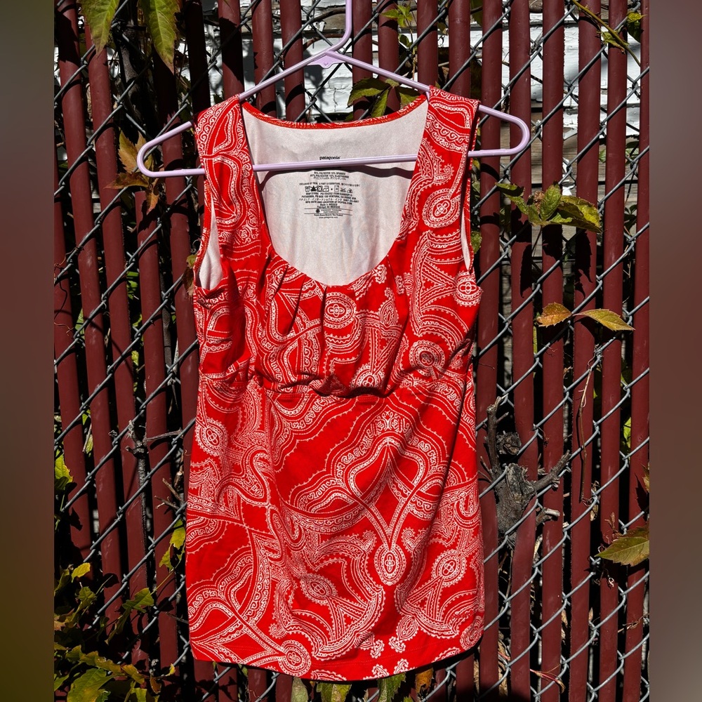 Patagonia Women's M White and Orange Top